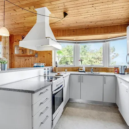 Nice Home In Frostrup With House Sea View Lild Strand