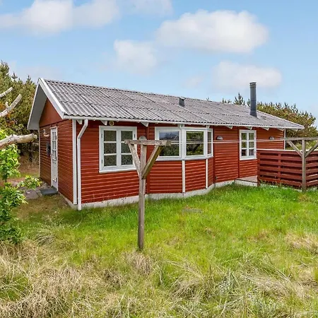 Nice Home In Frostrup With House Sea View Lild Strand